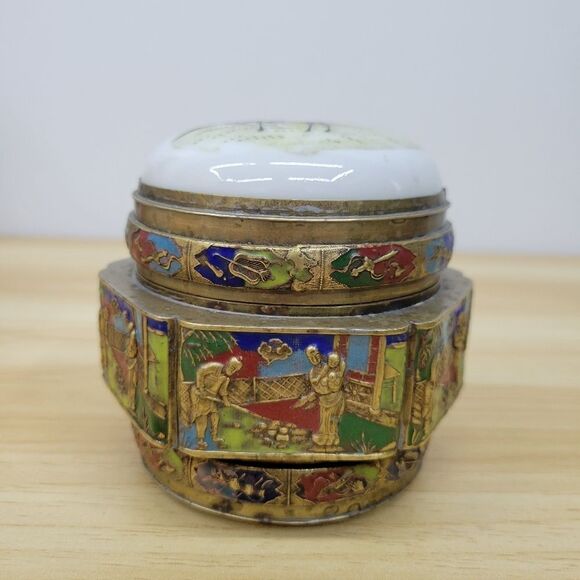 Vintage Chinese Brass Handpainted Snuff or Tea Cloisonne Figural Art Trinket Box - Picture 2 of 16